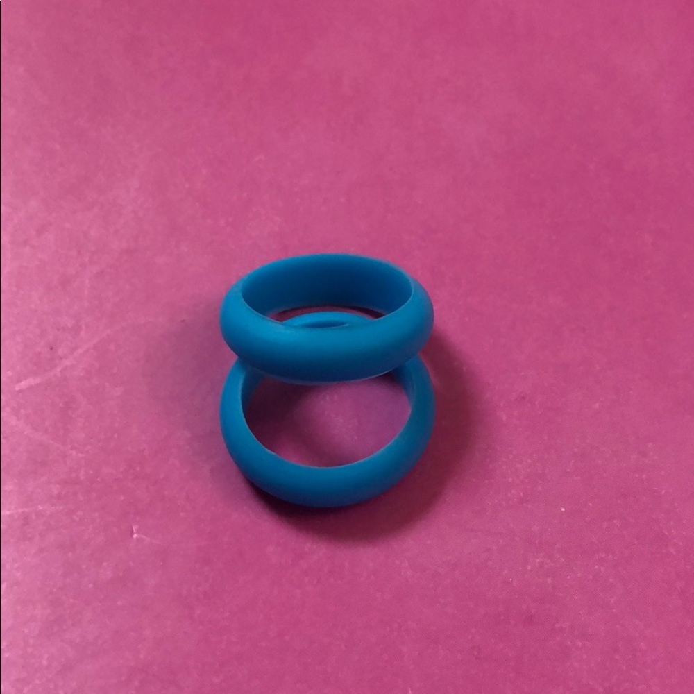 Women’s size 7 silicone ring